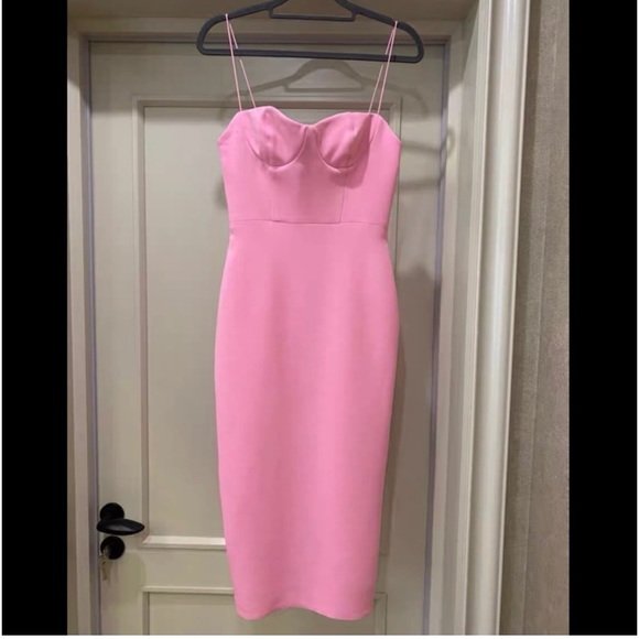 - Alex Perry - Picture 3 of 3